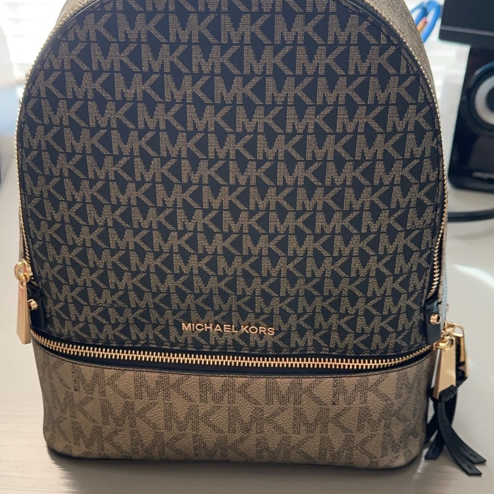 Michael Kors Rhea Zip